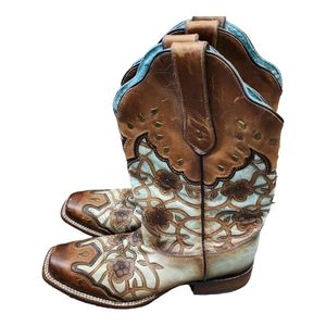 Corral boots
